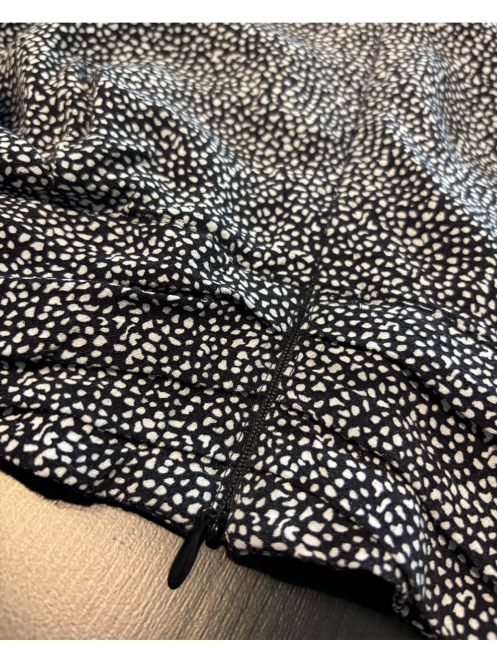 Express Black White Abstract Dot Draped Surplice Blouse Back Zip Size Medium - Picture 4 of 7